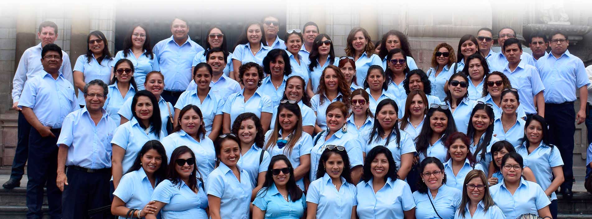 Plana docente del colegio san norberto rezando