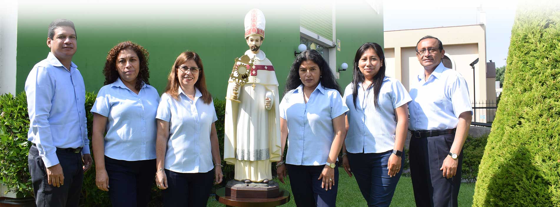 Plana docente del colegio san norberto rezando